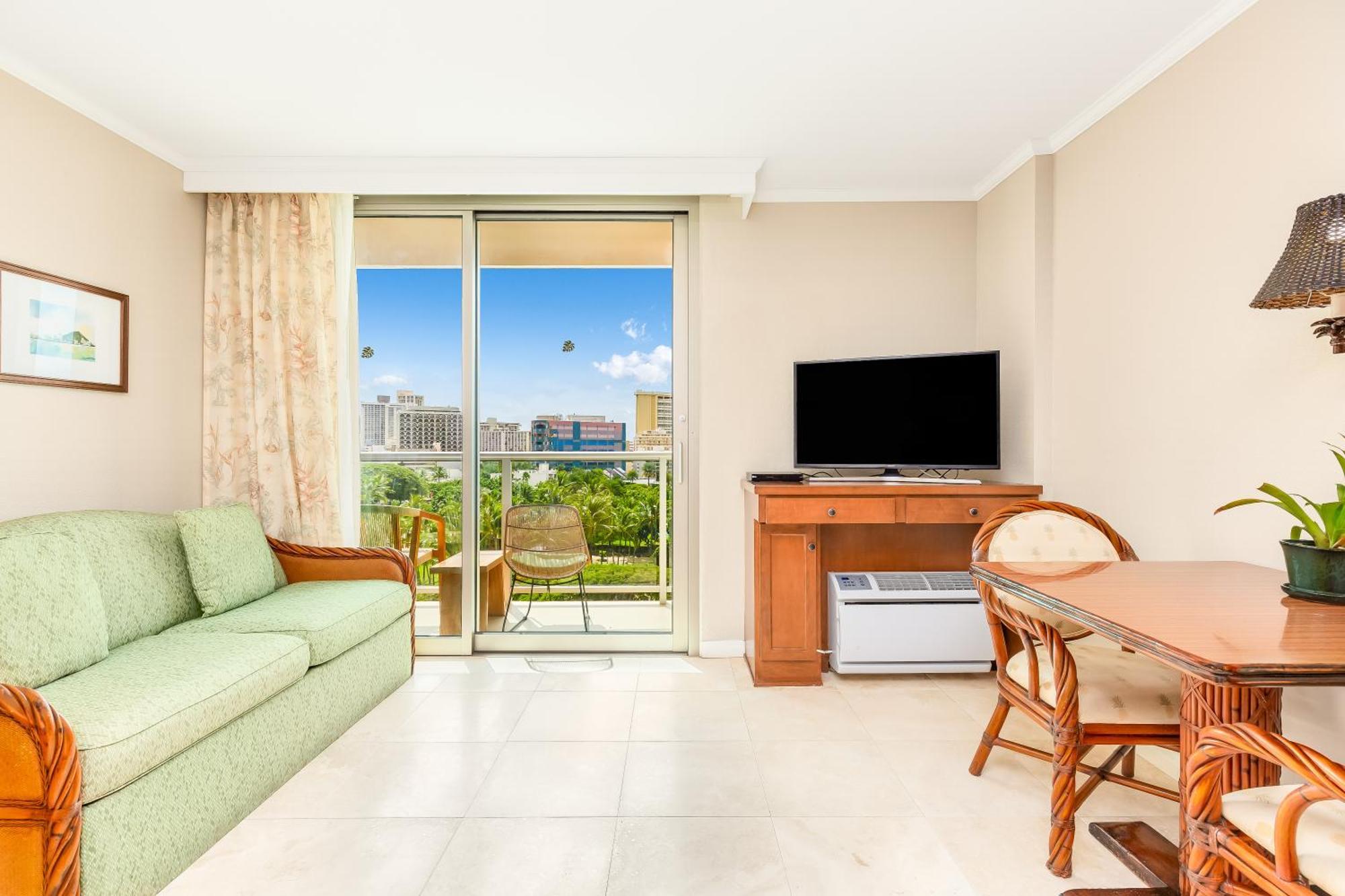 Luana Waikiki Hotel & Suites Honolulu Exterior photo