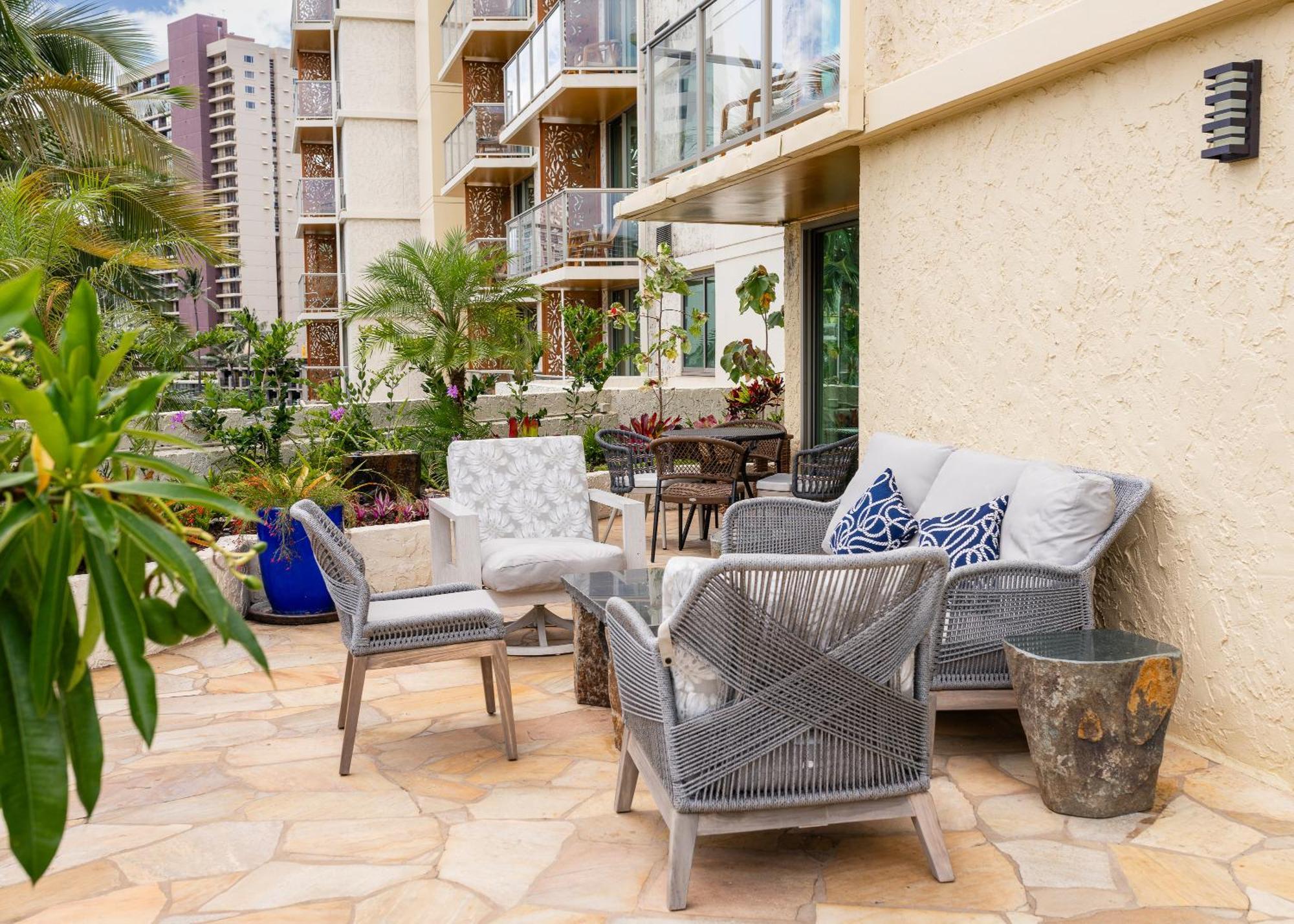 Luana Waikiki Hotel & Suites Honolulu Exterior photo
